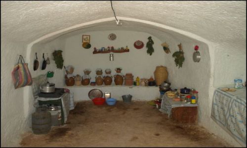 Zdjcie TUNEZJA / Matmata / brak / w kuchni Berberw