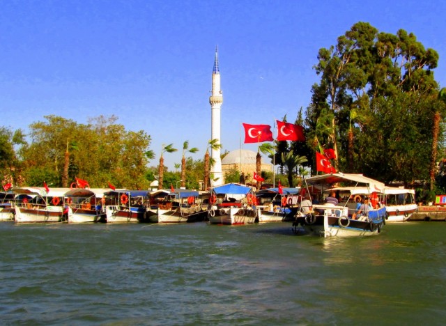 Zdj cia: okolice Kaunos, Azja Mniejsza, Łodzią do meczetu, TURCJA Zdj cia: okolice Kaunos, Azja Mniejsza, Łodzią do meczetu, TURCJA