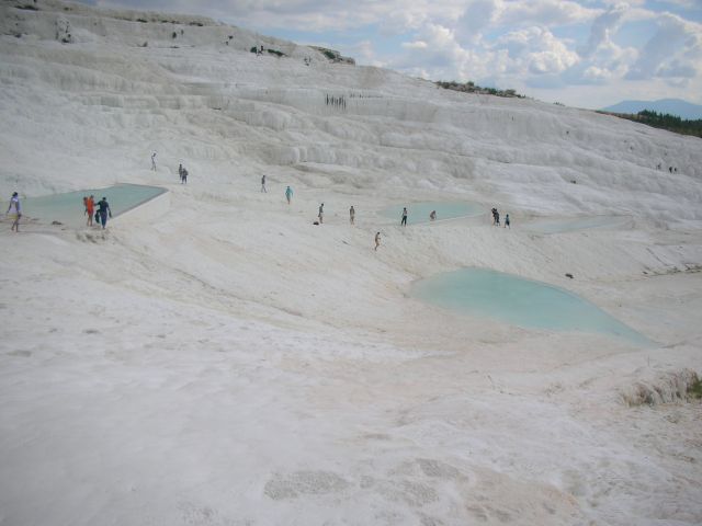 Zdjęcia: zbocze góry Cokelez, Pamukkale, Pamukkale, czyli \'Bawełniana Twierdza\', TURCJA Zdjęcia: zbocze góry Cokelez, Pamukkale, Pamukkale, czyli \'Bawełniana Twierdza\', TURCJA