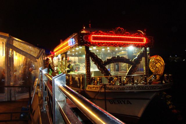 Zdjęcia: Istanbul, Bosfor, Smazalnia ryb., TURCJA Zdjęcia: Istanbul, Bosfor, Smazalnia ryb., TURCJA
