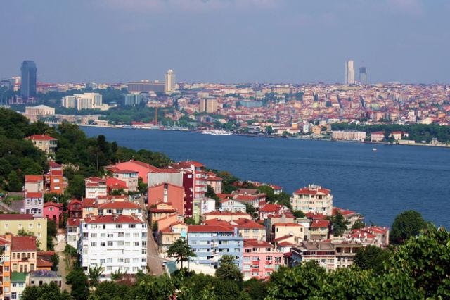 Zdjęcia: Stambuł, Widok z azjatyckiej części na dzielnicę Galata, TURCJA Zdjęcia: Stambuł, Widok z azjatyckiej części na dzielnicę Galata, TURCJA