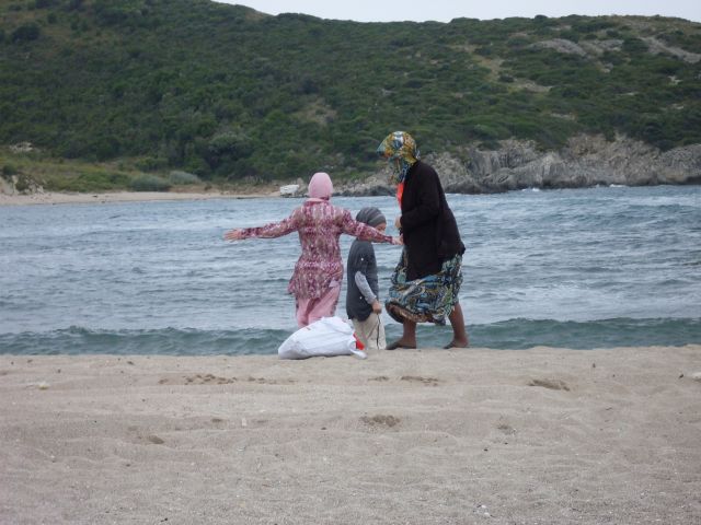 Zdjęcia: gdzieś pomiędzy Istambułem a Zonguldak, Wybrzeże Morza Czarnego, na plaży..., TURCJA Zdjęcia: gdzieś pomiędzy Istambułem a Zonguldak, Wybrzeże Morza Czarnego, na plaży..., TURCJA