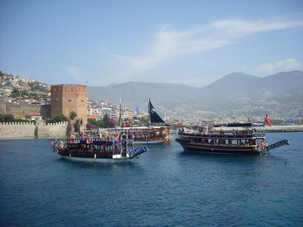 Zdjęcia: Alanya, Alanya, Statki, TURCJA Zdjęcia: Alanya, Alanya, Statki, TURCJA