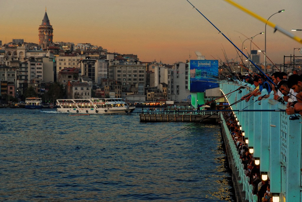 Zdjęcia: Most Galata, Stambuł, Wędkarze, TURCJA Zdjęcia: Most Galata, Stambuł, Wędkarze, TURCJA