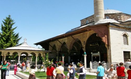 Zdjecie TURCJA / Konya / Mauzoleum Mavlany / Dziedziniec