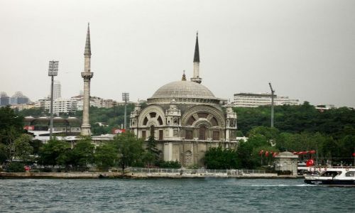 Zdjecie TURCJA / Istambu / Bosfor / Meczet Dolmabahce