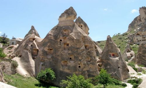 Zdjecie TURCJA / - / Kapadocja / Kamienica