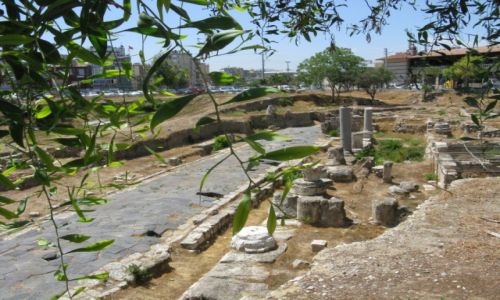 Zdjęcie TURCJA / - / Tarsus - Mersin / Rzymska droga w Tarsie