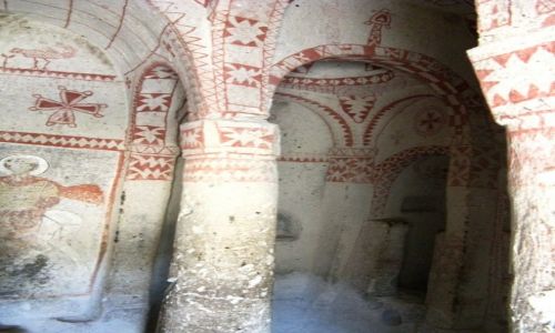 Zdjcie TURCJA / - / dolina Goreme / Kaplica z okresu obrazoburstwa - VIII w.