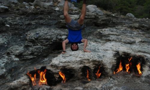 Zdjecie TURCJA / Wybrzee Morza rdziemnego / Olympos / Igrajcy z pomieniami