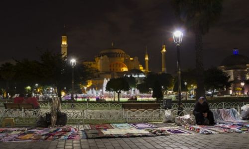 Zdjcie TURCJA / Stambu / Sultanahmet / bazar pod Hagia Sophia
