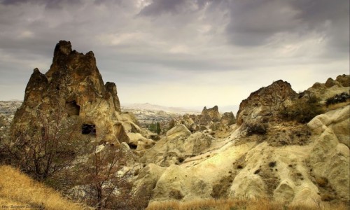Zdjcie TURCJA / Wyyna Anatolijska / Kapadocja / Bajkowe kominy Kapadocji