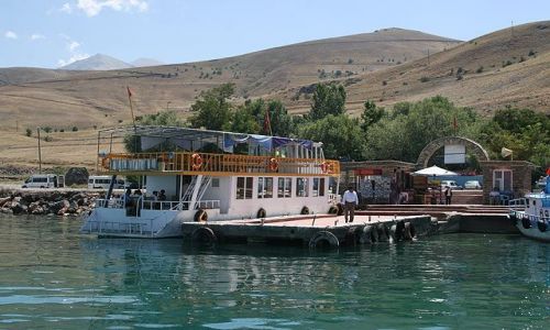 Zdjcie TURCJA / Wschodnia Anatolia / Jezioro Van / przysta w Gevas