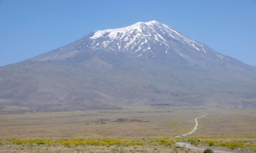 Zdjcie TURCJA / wschodnia Anatolia / Ararat / U stp Araratu