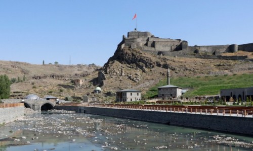 Zdjęcie TURCJA / wschodnia Anatolia / Kars / Widok na twierdzę w Kars