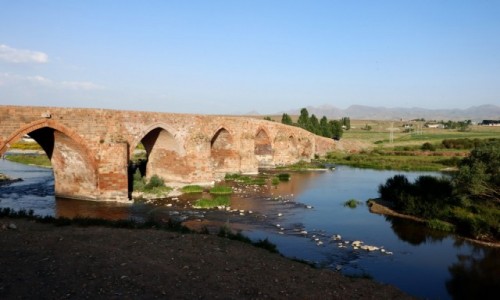 Zdj�cie TURCJA / wschodnia Anatolia / Koprukoy / Stary most