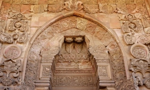 Zdjęcie TURCJA / środkowa Anatolia / Divrigi / Bogate zdobienia jednego z portali w Wielkim Meczecie i szpitalu w Divrigi