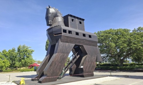 TURCJA / Stanowisko Archeologiczne Troja. / Wzg�rze Hisarlik. / Ko� Troja�ski - Replika.