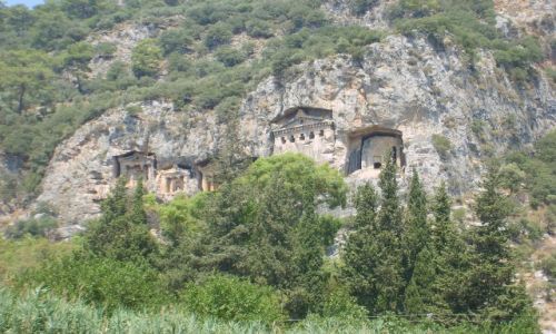 Zdjęcie TURCJA / Dalayan / ujście rzeki Dalayan / skalne grobowce