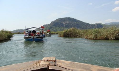 Zdjecie TURCJA / brak / rzeka Dalyan / krajobraz z odzi