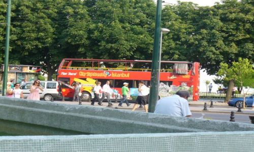 Zdjecie TURCJA / Metropolia turecka / Centrum Istambuu / Autokar miejscowy w Istambule