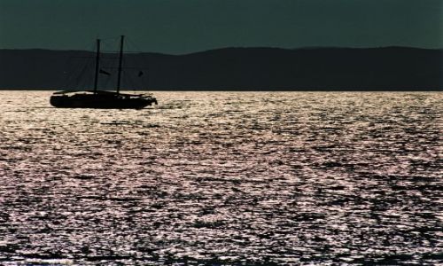 Zdj�cie TURCJA / OLUDENIZ / na wodzie / p�ynny metal