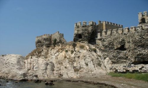 Zdjęcie TURCJA / Wybrzeze morza Srodziemnego / Ruiny potężnej twierdzy Kizkalesi / twierdza Kizkalesi