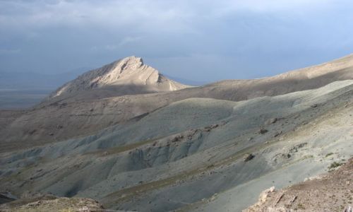 Zdjecie TURCJA / Wschodnia Anatolia / góry na granicy z Iranem / kolorowe góry