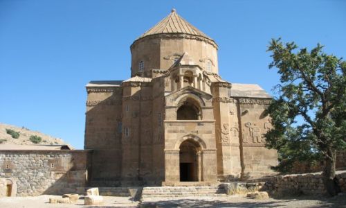 Zdjęcie TURCJA / Wschodnia Anatolia / jezioro VAn , wyspa Akdamar / świątynia na wyspie