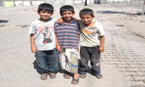 Zdjecie TURCJA / Diyarbakir / Na starym miecie / Chopcy-urwisy