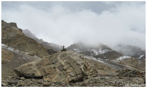 Zdjęcie TYBET / Himalaje / Base camp / Szczyty w chmurach