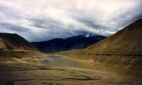 Zdjęcie TYBET / brak / droga do Nepalu / przed burzą