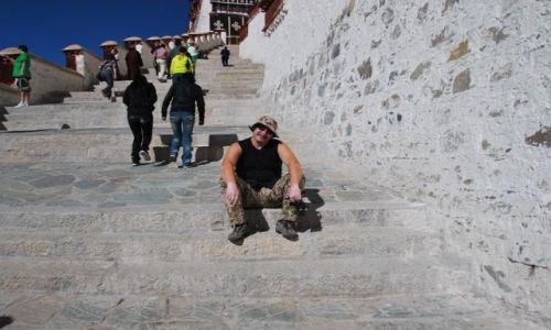Zdjecie TYBET / - / Lhasa / Paac Potala - niekoczace si schody