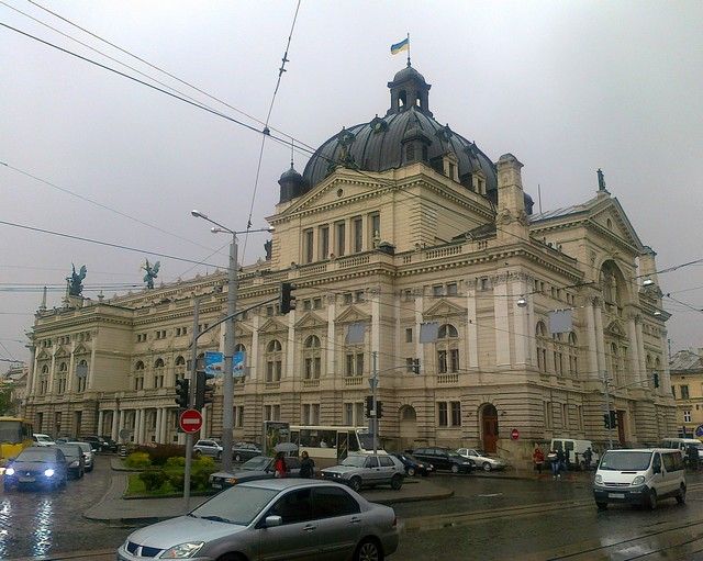 Zdjęcia: Lwów, Lwowski, Teatr Wielki - opera lwowska - od bazaru, UKRAINA Zdjęcia: Lwów, Lwowski, Teatr Wielki - opera lwowska - od bazaru, UKRAINA