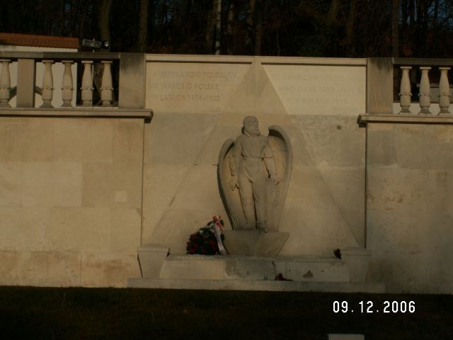Zdjęcia: LWÓW, Ukraina, Cm. ORLĄT LWOWSKICH -Pomnik Poległych Amerykanów , UKRAINA Zdjęcia: LWÓW, Ukraina, Cm. ORLĄT LWOWSKICH -Pomnik Poległych Amerykanów , UKRAINA