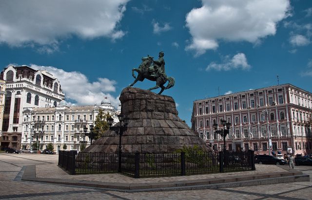 Zdjęcia: Kijów, Pomnik Chmielnickiego, UKRAINA Zdjęcia: Kijów, Pomnik Chmielnickiego, UKRAINA