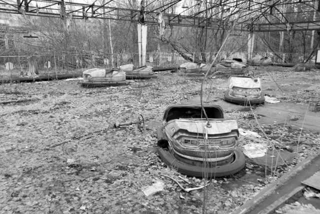 Zdjęcia: strefa zero, od 20 lat nikt tu się nie bawi, UKRAINA Zdjęcia: strefa zero, od 20 lat nikt tu się nie bawi, UKRAINA