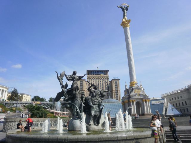 Zdjęcia: Kijów, Plac wolnosci , UKRAINA Zdjęcia: Kijów, Plac wolnosci , UKRAINA
