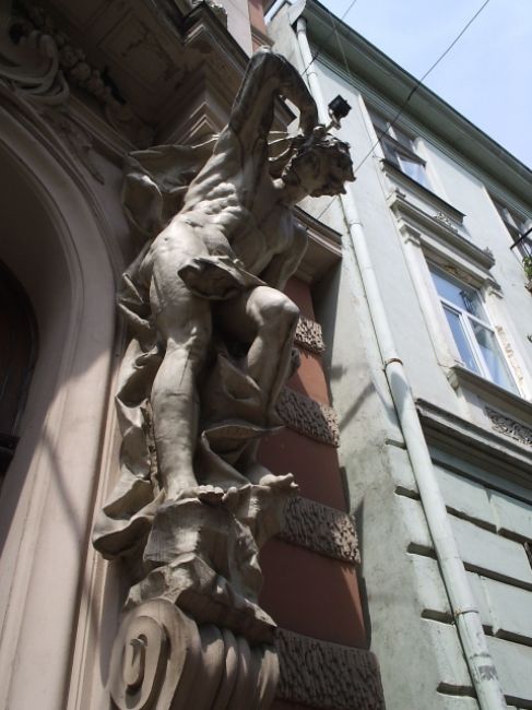Zdjęcia: Lwów, Przed Budynkiem Uczonych, UKRAINA Zdjęcia: Lwów, Przed Budynkiem Uczonych, UKRAINA