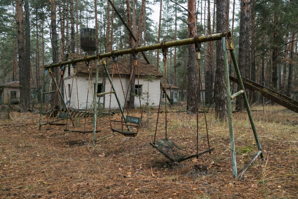 Zdjęcia: Czarnobylska Strefa Wykluczenia, Ośrodek Wczasowy "Szmaragdowy", UKRAINA Zdjęcia: Czarnobylska Strefa Wykluczenia, Ośrodek Wczasowy "Szmaragdowy", UKRAINA