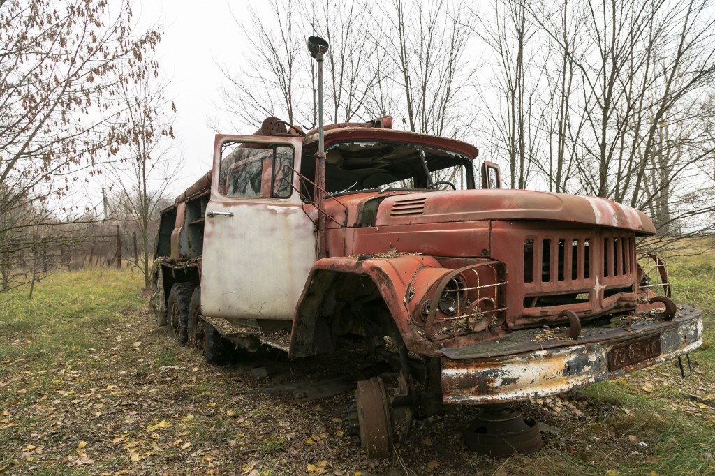 Zdjęcia: Czarnobylska Strefa Wykluczenia, Wóz strażacki, UKRAINA Zdjęcia: Czarnobylska Strefa Wykluczenia, Wóz strażacki, UKRAINA