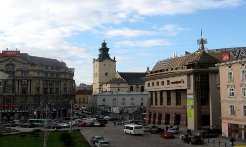 Zdjecie UKRAINA / Lwowski / Lww / widok z okna w  hotelu George