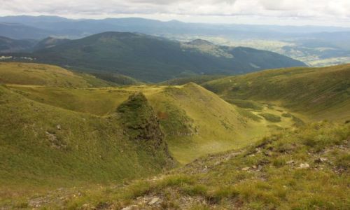Zdjecie UKRAINA / Karpaty Wschodnie / Swidowiec / rzut oka na dolin...