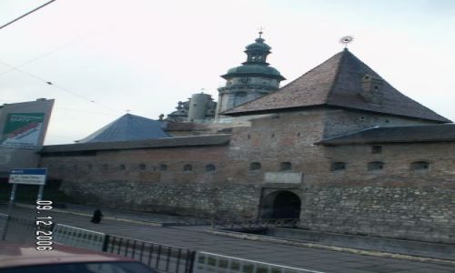 Zdjecie UKRAINA / Ukraina / LWÓW / BRAMA NAJLEPSZYCH ZAWODNIKÓW' -ARSENAŁ