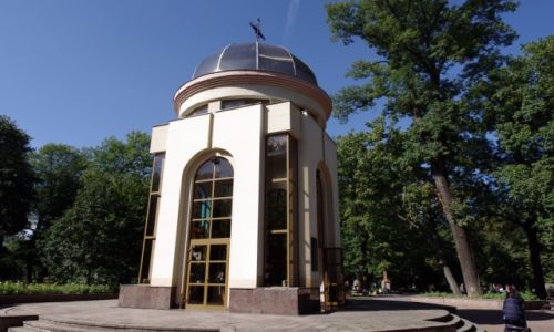 Zdjecie UKRAINA / Galicja / Iwano-Frankiwsk / Kaplica cerkiew w parku-cmentarzu
