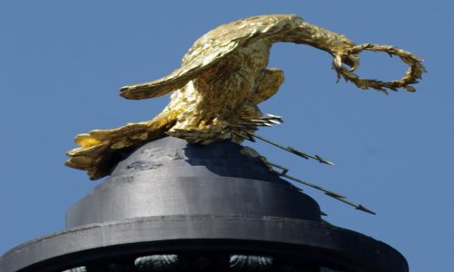 Zdjcie UKRAINA / Wschodnia Ukr. / Potawa / Orze z pomnika