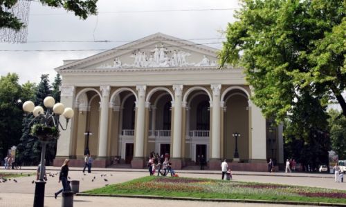 Zdjcie UKRAINA / Wschodnia Ukr. / Potawa / Teatr Dziecicy