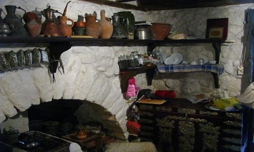 UKRAINA / Krym / Bakczyseraj / tatarska chata