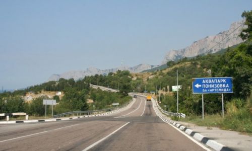 Zdjcie UKRAINA / Krym / Ponyzivka / Junobierienoje Szosse - szeroka droga wzdu poudniowego wybrzea Krymu.