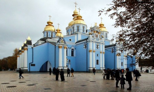 UKRAINA / Kijw / Centrum miasta / Monaster w. Michaa Archanioa o Zotych Kopuach 